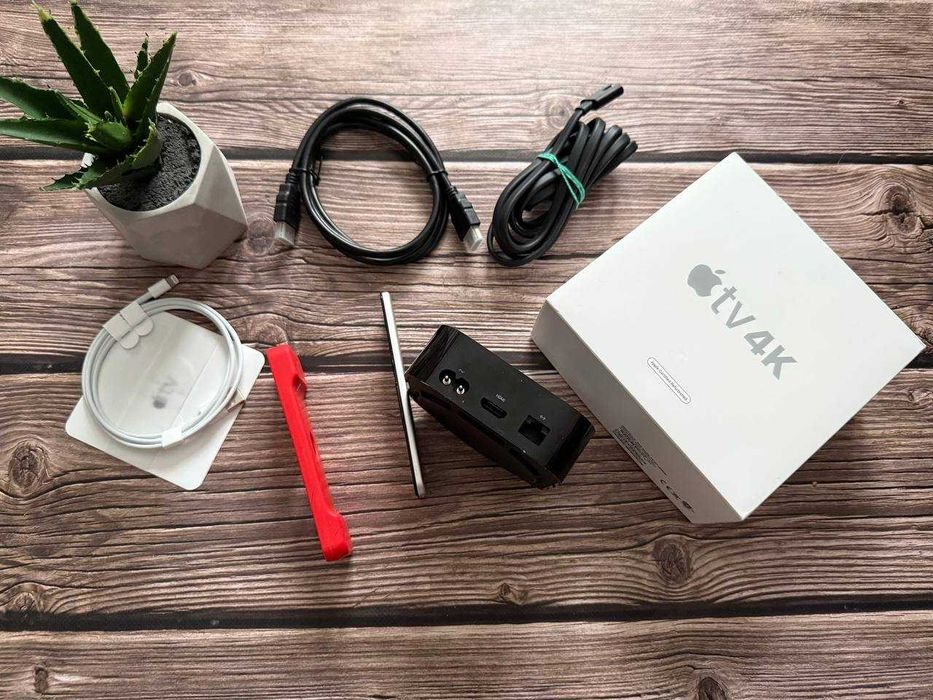 Apple TV 4K 32Gb A1842 Хороший стан