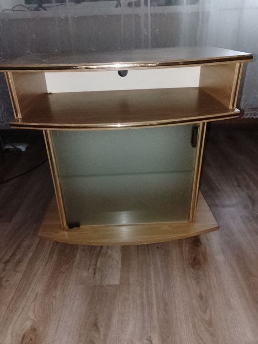 Тумбочка під телевізор