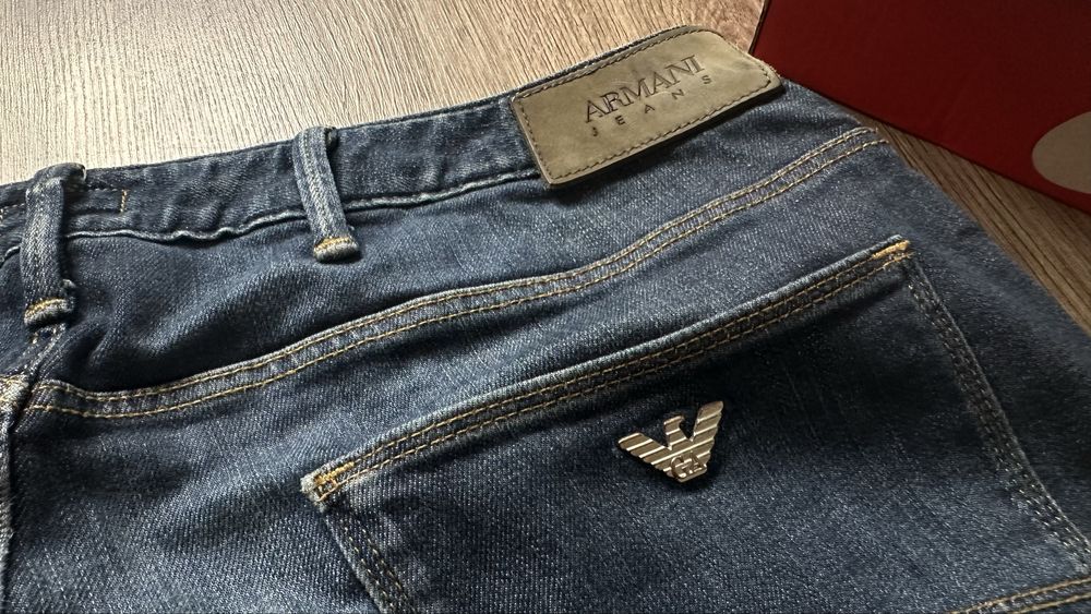 Armani jeans (джинси)