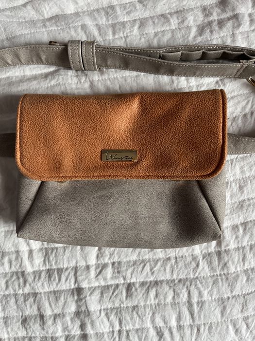 Torebka Waisted crossbody pomarańczowa