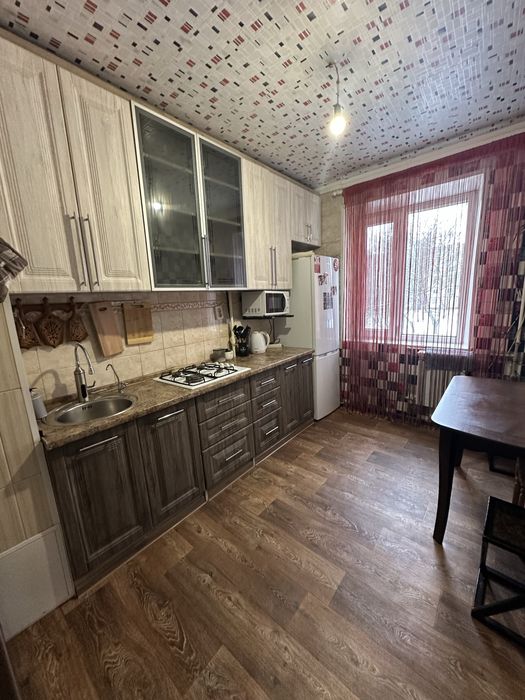 Продам  3-х кімнатну квартиру у м. Лозова