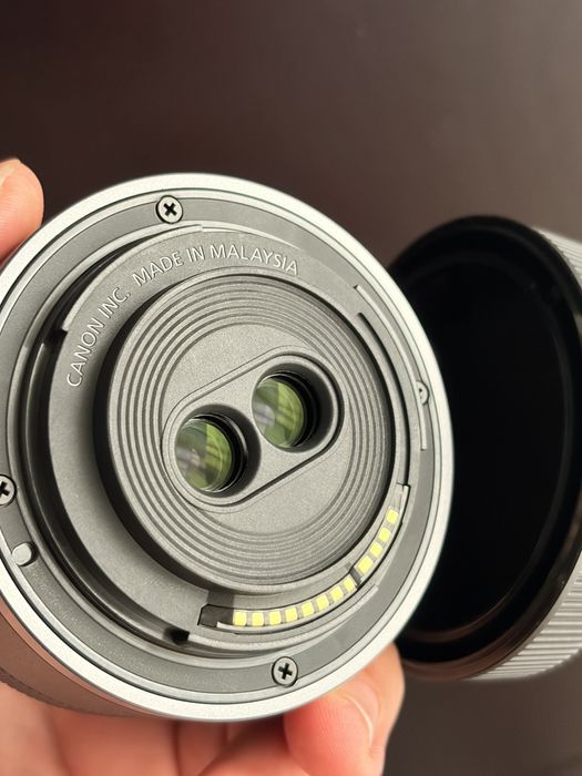 Canon RF-S 7.8mm f4 dual lens nova