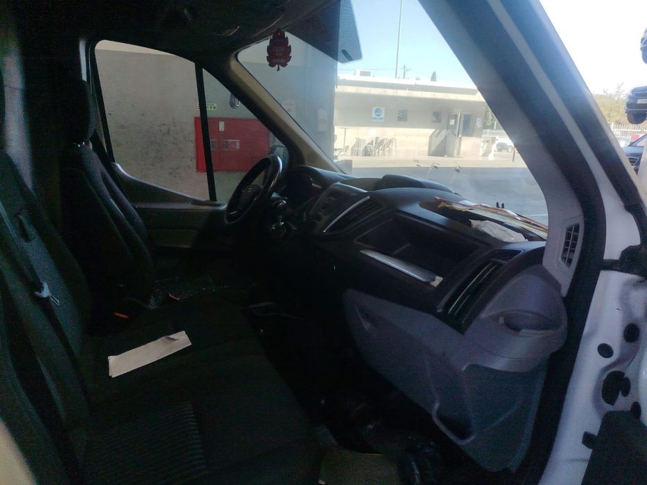 Somente para peças Ford Transit 2019