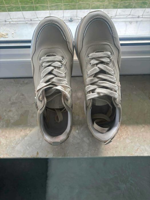 LIU JO sneakersy damskie 38 - jednak to 37