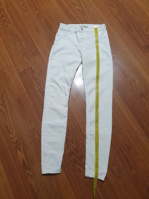 Білі джинси Bershka (EUR 36) Push up