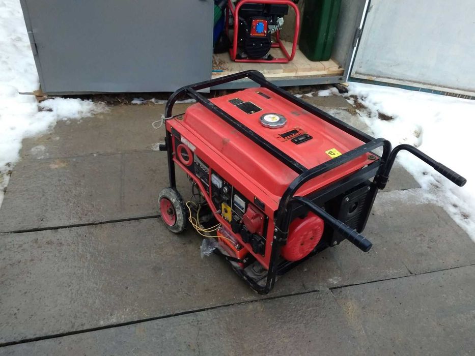Генератор MATRIX 5500W з електрозапуском