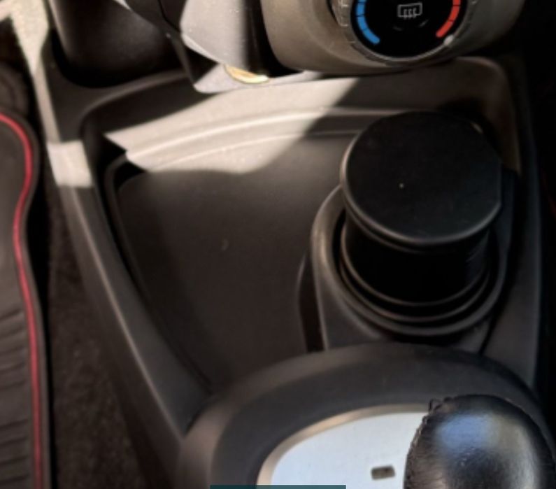 Base porta copos Toyota Yaris