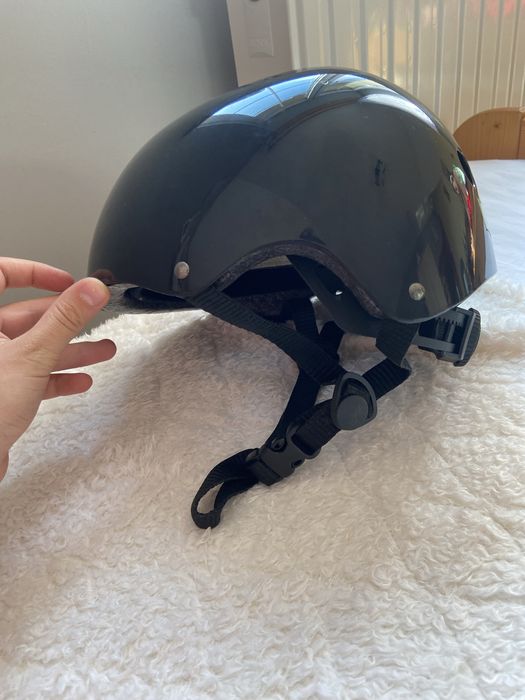 Kask na hulajnogę, rower, deskę, czarny, uniwersalny.