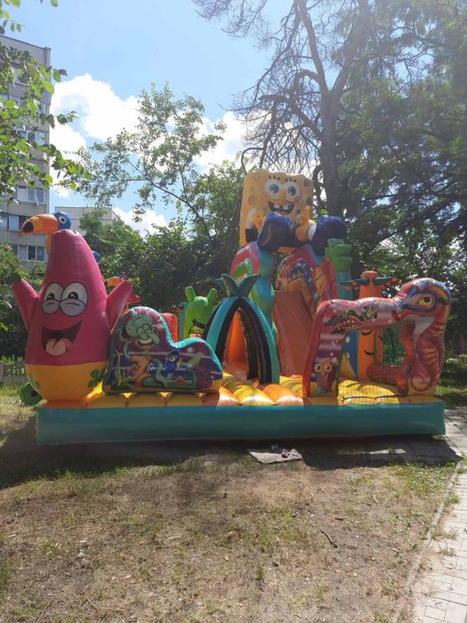 Карусель, надувная горка, аттракционы