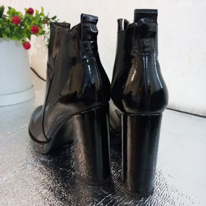 Ботинки, черевики