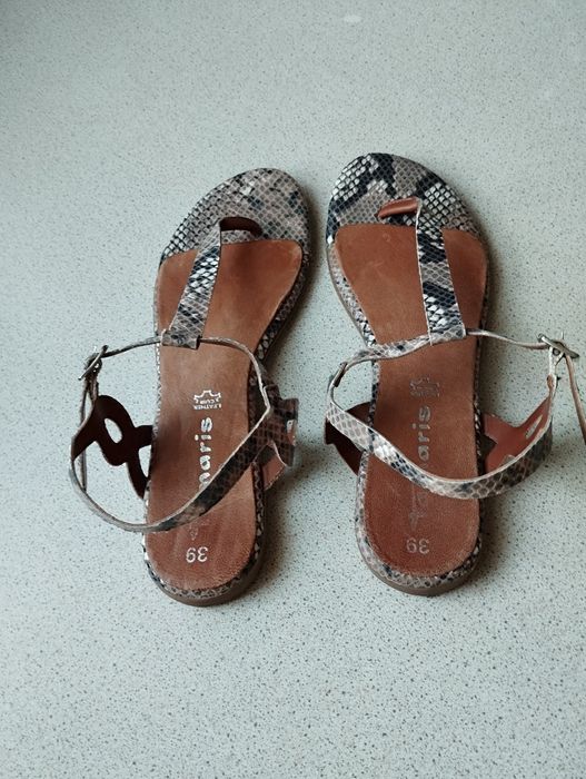 Sandały damskie ze skóry marki Tamaris rozmiar 39.