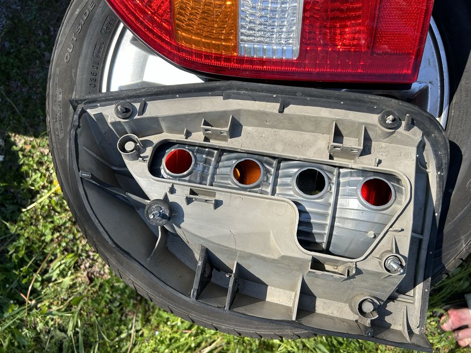 Стопи опель зафіра а комплект