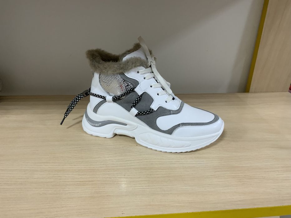 Женские зимние кроссовки кеды