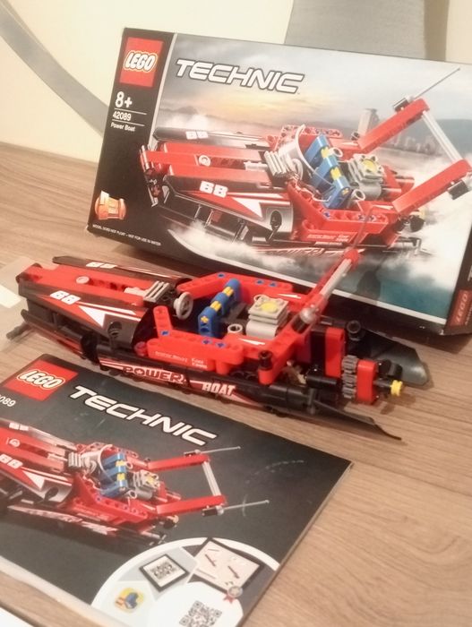 Lego Technic Power boat