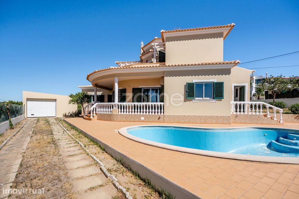 Moradia T3 com piscina em Albufeira