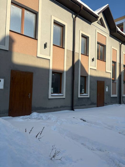 Котедж з усіма комунікаціями, велика площа Виставка! 42222