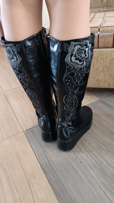 Зимові чоботи чорного кольору