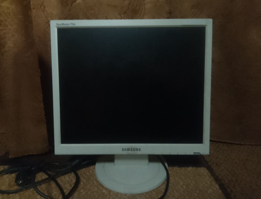 Монитор 4:3 SAMSUNG 17 дюймов 1280x1024