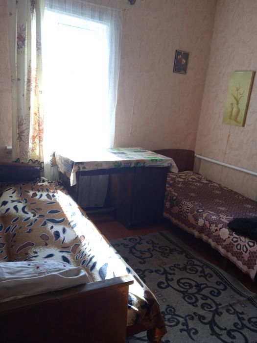 Здається кімната для 1-2 дівчини -студентки