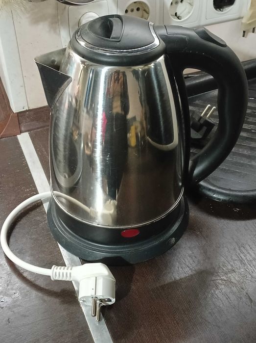 Електрочайник чистый исправный