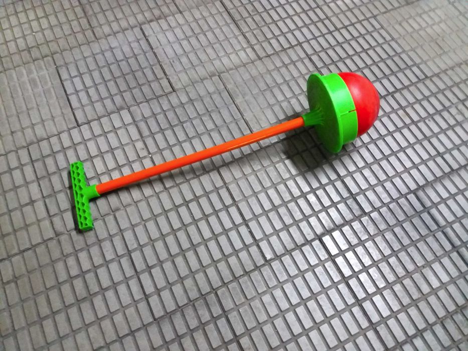 Brinquedo de criança - Saltitão