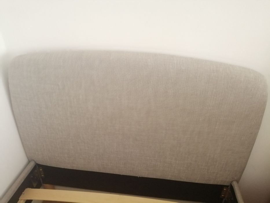 Cama de solteiro forrada