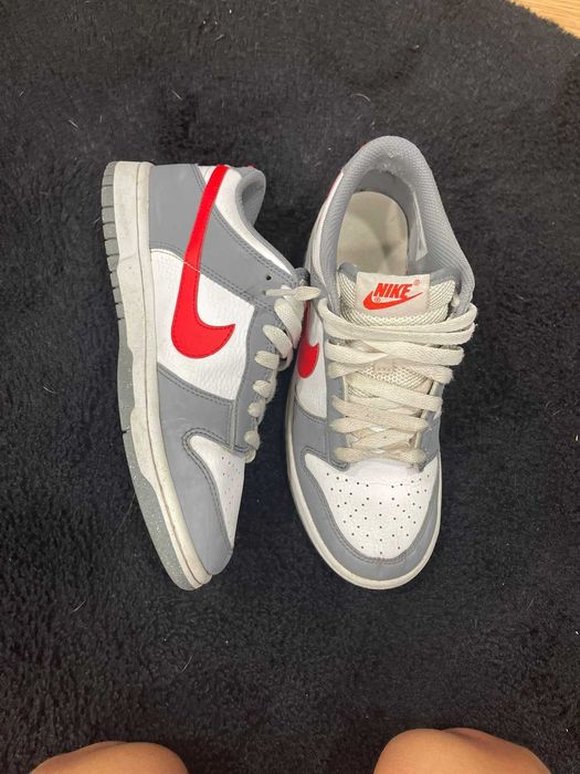 Dunk lown red Grey retro