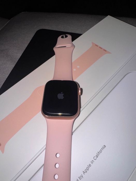 Apple Watch SE GPS + caixa + 2 pulseiras extra