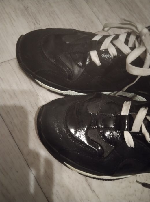 Кросівки шкіряні