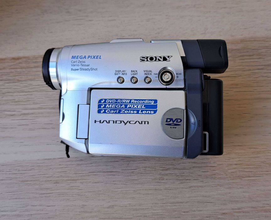 Sony Handycam DCR-DVD201E | Carl Zeiss | A funcionar + acessórios