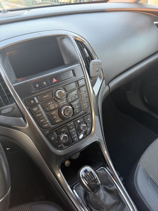 Opel Astra J 1.7 CDTI 131cv | DISTRIBUIÇÃO NOVA | GPS | Revisões em Dia