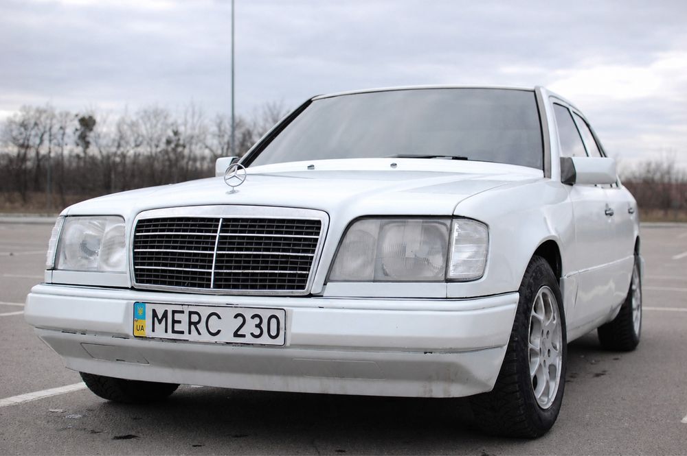Продам MERCEDES 124 230
