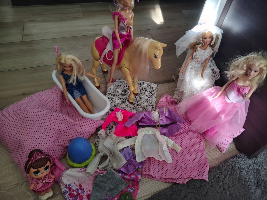 lalki Barbie i chodzący koń duży zestaw