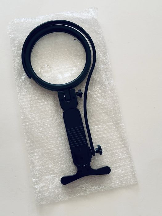 Lupa do czytania na szyję