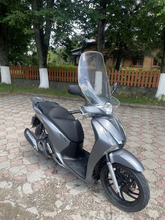Honda sh 150.