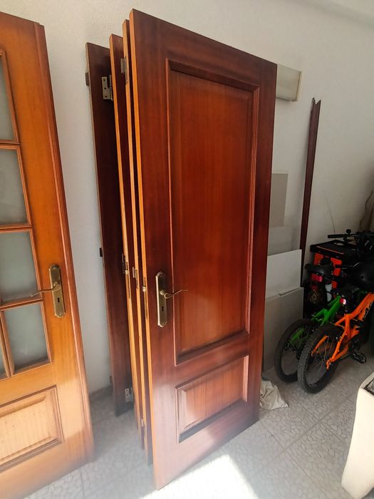 Portas de madeira  1,99x75