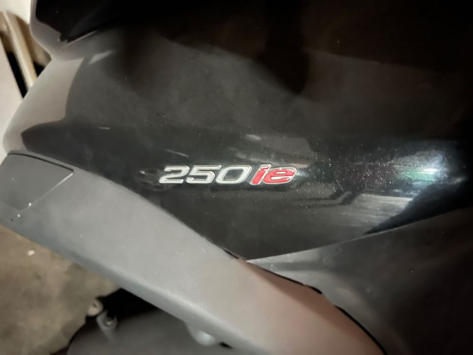 Piaggio MP3 lt 250