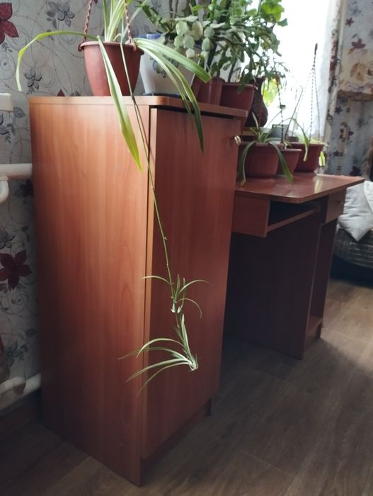 Продам стіл комп'ютерний б/у