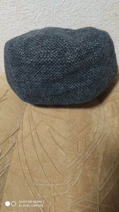 Продам осень зимнюю кепку