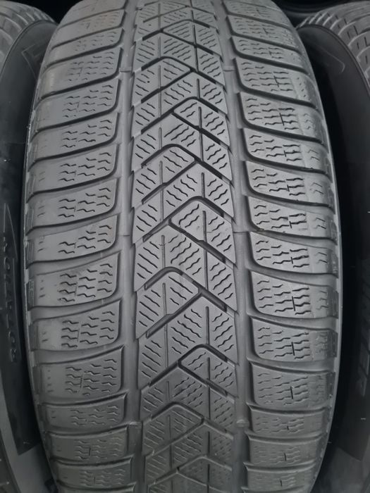 225/60R17 Pirelli Sottozero 3. 2023r.