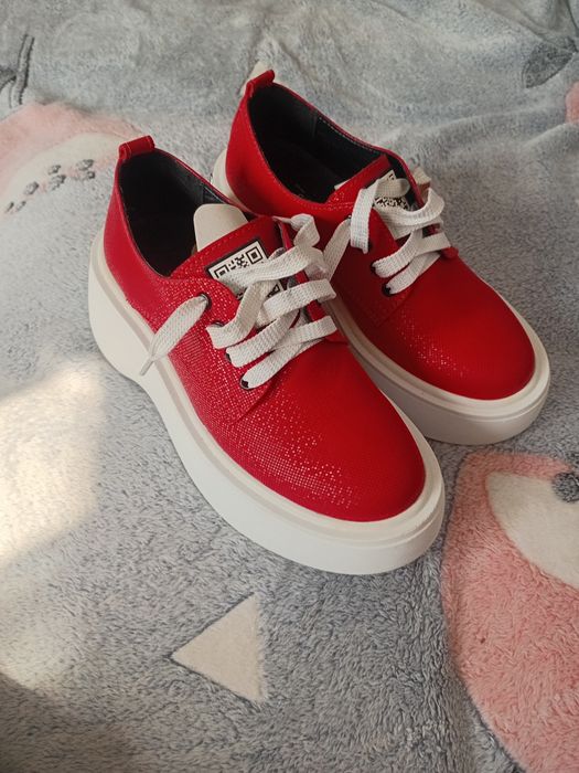 Летняя обувь, шлёпанцы.