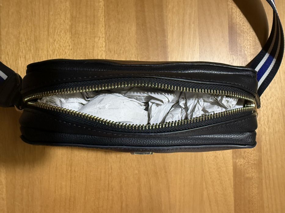 сумка Tommy Hilfiger, модель Tommy Life Camera Bag