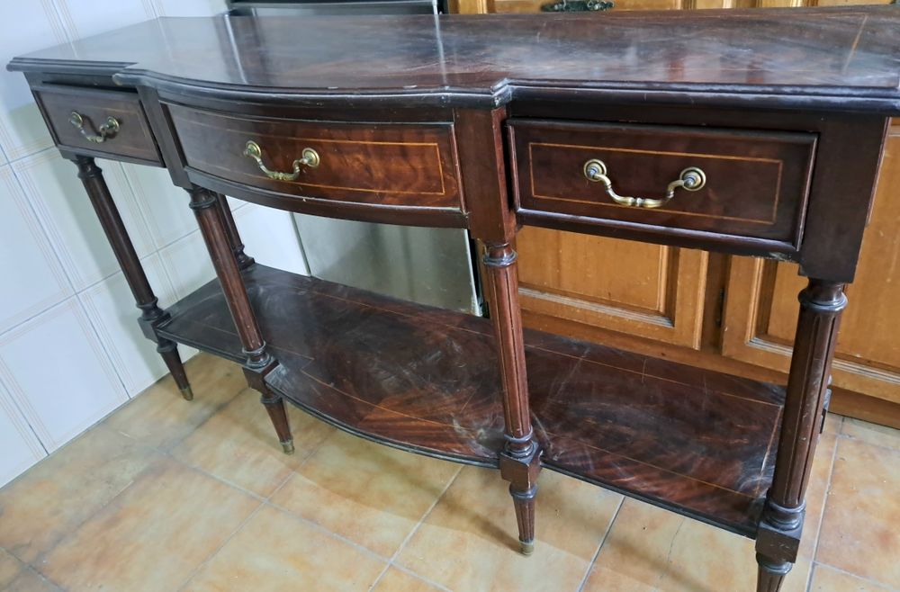 Consola de entrada vintage em cerejeira