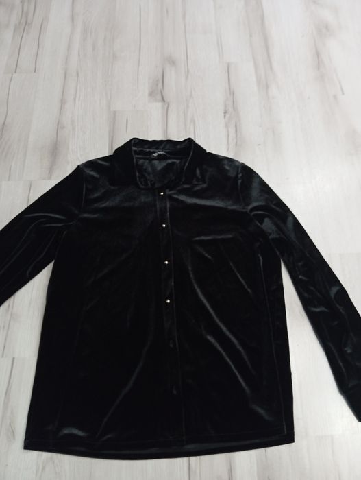 Czarna aksamitna bluzka