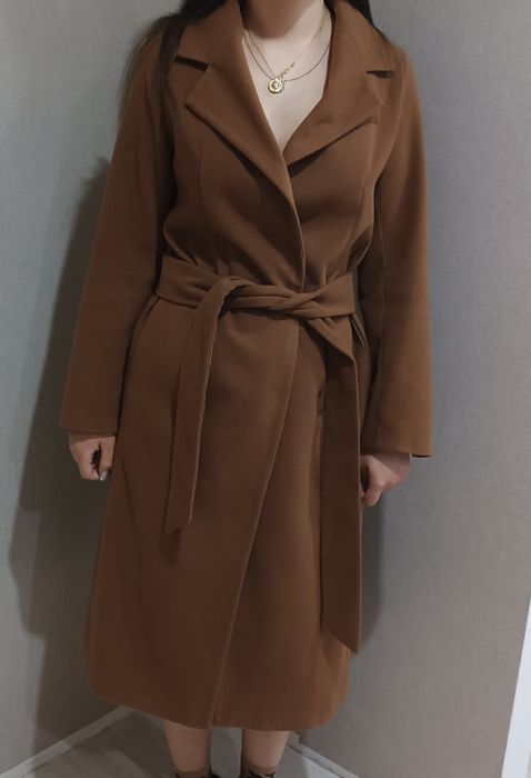 Продам коричневе пальто