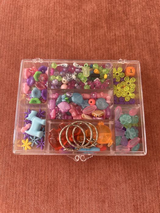 Caixa de missangas criança