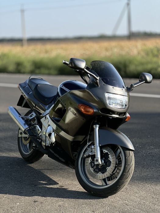 Kawasaki zzr 600