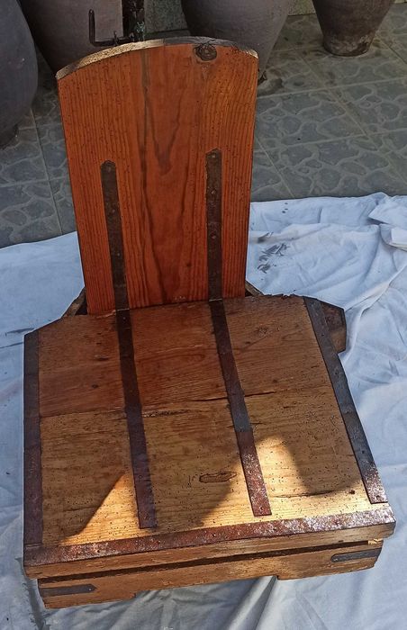 Balança em madeira muito antiga, serve também para decorar