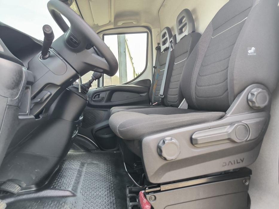 Iveco Daily 35s18 furgão motor 3.000 180cv