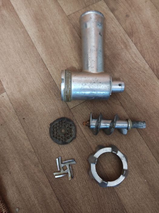 Электро мясорубка elbee 800w